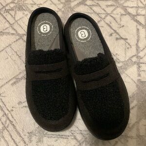 BZees black fleece slip on shoes